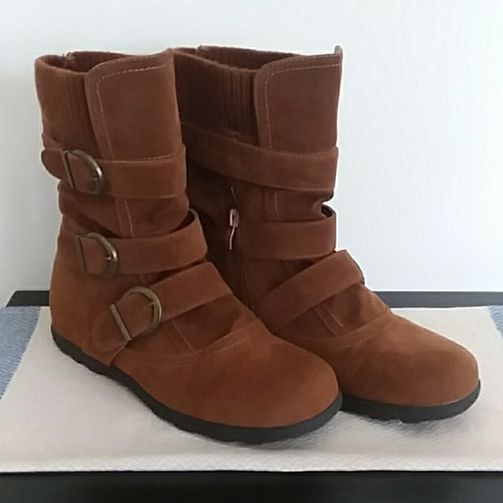 Refresh Moccasin Boots size 7.5